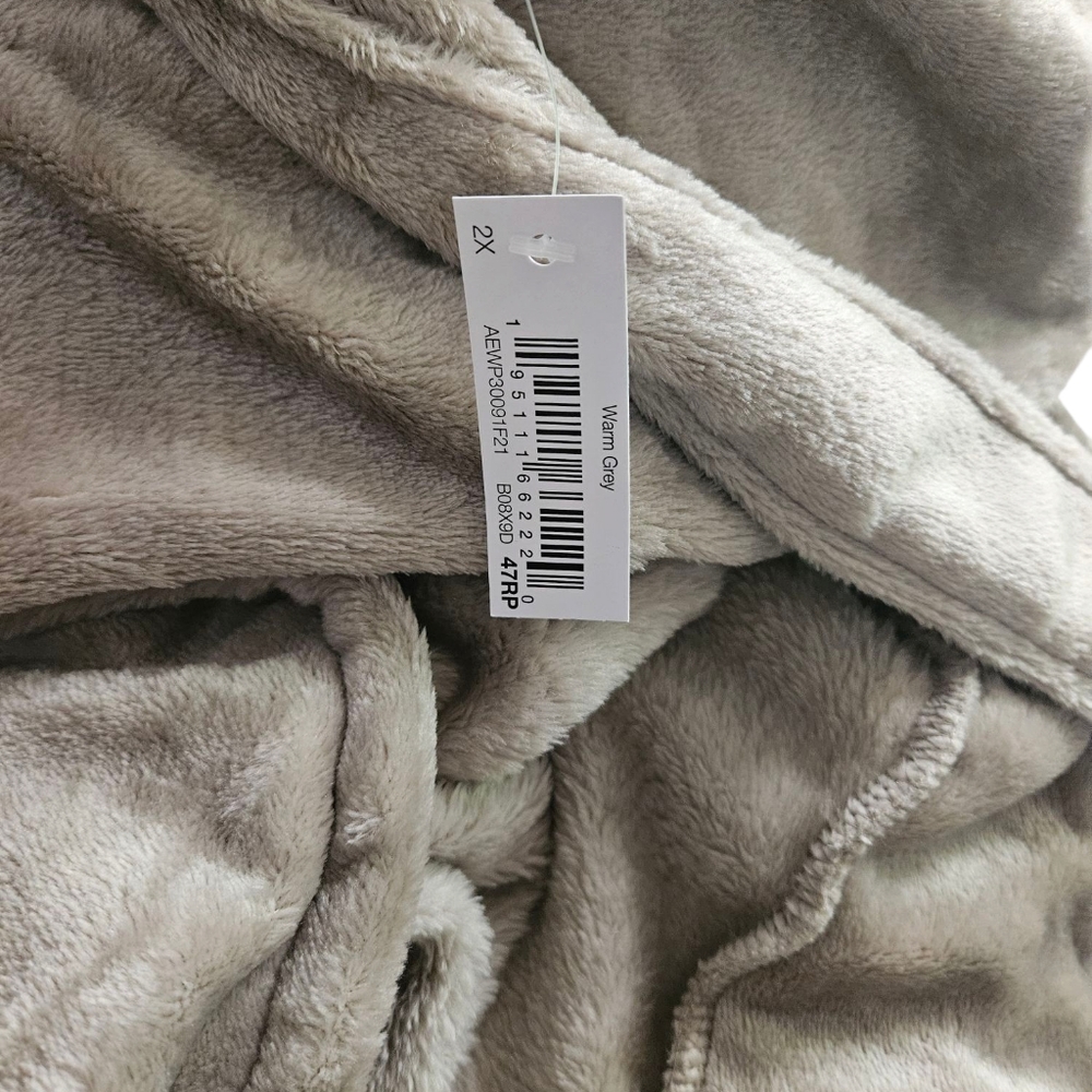 Plush Beige Spa Robe - Picture 3 of 4